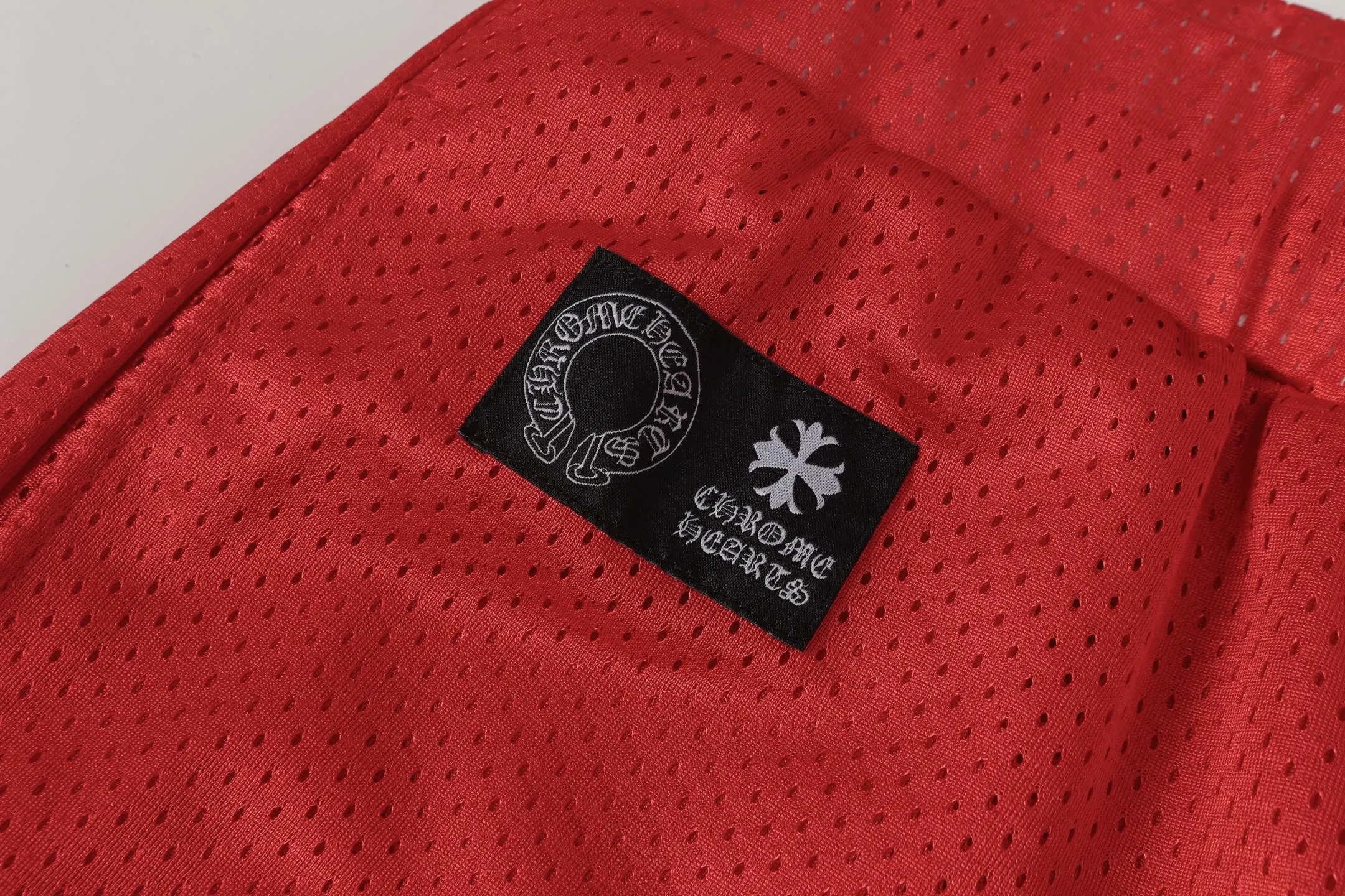 P160 Chrome Hearts CH Chrome Hearts popular Sanskrit printed mesh double-layer ice hockey jersey sports suit. Uses direct injection imported machine printing. Hardware accessories are all ground and customized. Correct configuration. Black 2025 Chrome Hearts authentic packaging. 300 grams of custom-made dyed mesh. Large version. Loose and stylish. Different from lower versions. Slim and long version with upper body and hip stretch. 100% commitment: top quality. Not fast food. The highest version on the market. Top quality - different from ordinary versions on the market. If you care about quality, you should also respect the price. Absolutely 0 after-sales service and 0 return rate so far. It’s hard not to love the style - 300g mesh custom-dyed fabric - Correct high-density main mark, washed tag, hand-sewn